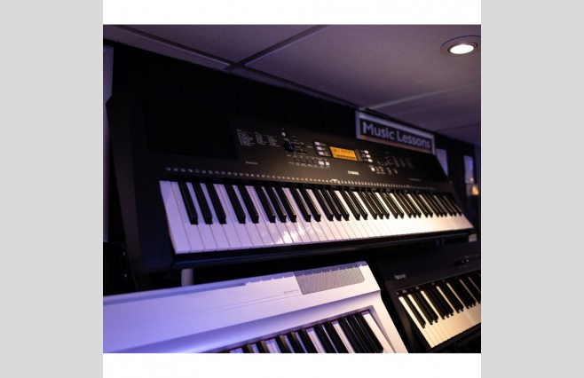 Used Yamaha PSR-EW300 Keyboard (SN:BBZM01094) - Image 6
